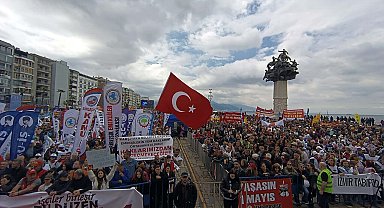 İzmir'de 1 Mayıs Emek ve Dayanışma Günü kutlandı