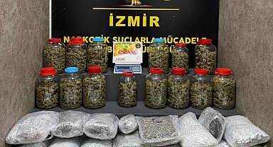 İzmir'de 39 kilo kokain, 21 kilo skunk ele geçirildi; 4 tutuklama