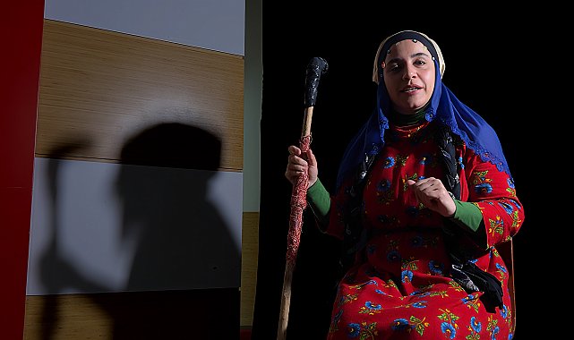Kadın meddahtan görme engelli öğrencilere eğitim