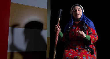 Kadın meddahtan görme engelli öğrencilere eğitim