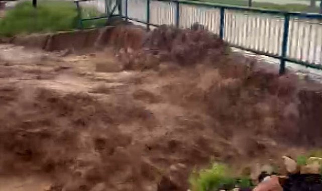 Kahramanmaraş'ta dereler taştı, tarım arazileri su altında kaldı
