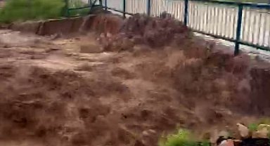 Kahramanmaraş'ta dereler taştı, tarım arazileri su altında kaldı