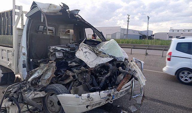 Kamyonet ile TIR çarpıştı: 1 ölü, 1 yaralı