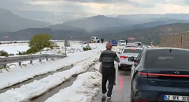 Karaman'da dolu yağışı yaşamı olumsuz etkiledi