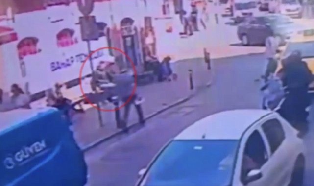 Kasımpaşa'da bankta oturan kişiyi 'yan baktın' diyerek bıçakladı