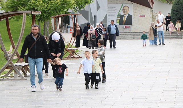 Kayseri Hayvanat Bahçesi'nde bayram yoğunluğu; bir günde 20 bin ziyaretçi