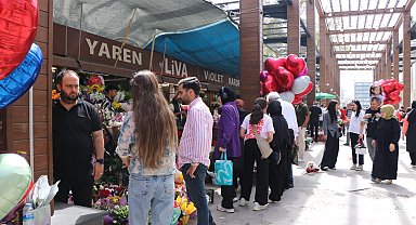 Kayseri'de çiçekçilerde Anneler Günü yoğunluğu