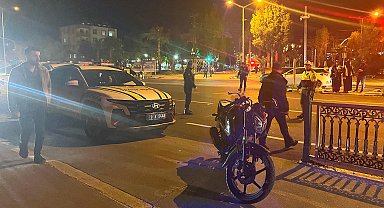 Kilis'te TIR ile motosiklet çarpıştı; 2 yaralı