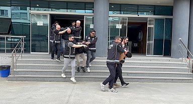 Kıraathane görünümlü kumarhanelerde kadınları kullanıp çiftçileri borçlandırmışlar; 14 gözaltı