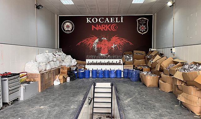 Kocaeli'de bir TIR'da 1 milyon 700 bin sentetik ecza hap ele geçirildi