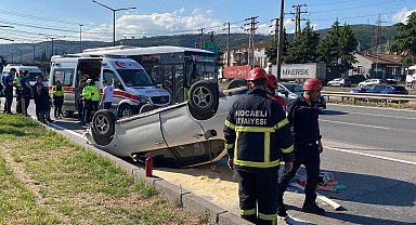 Kocaeli'de otomobil takla attı: 2 yaralı