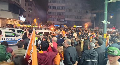 Küçükçekmece'de şampiyonluk coşkuyla kutlandı