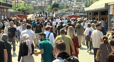 Kurban Bayramı öncesi Eminönü'nde yoğunluk oluştu