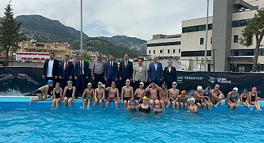 Marmaris'te sporcular için portatif havuz