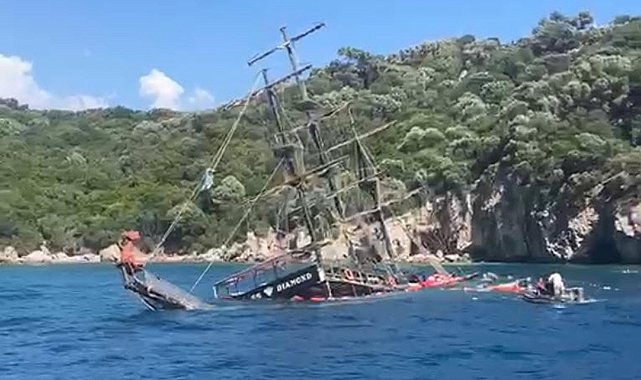 Marmaris'te tur teknesi battı, 110 yolcu tahliye edildi