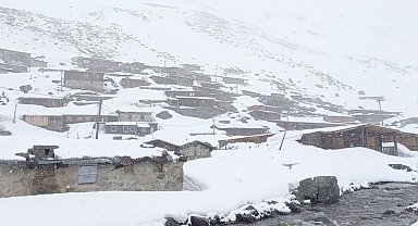 Mayıs ayında Rize'nin yükseklerinde kar yağışı