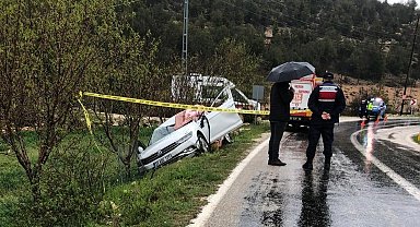 Mersin'de TIR ile çarpışan otomobilin sürücüsü öldü