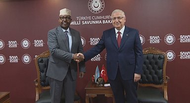 Milli Savunma Bakanı Yaşar Güler, Somali Savunma Bakanı Ahmed Fiqi ile görüştü