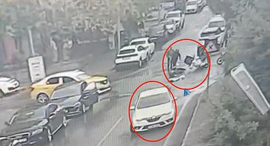 Motosiklet ile otomobilin çarpıştığı kaza kamerada
