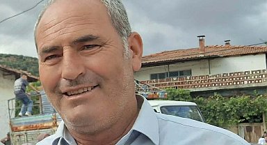 Muhtar, traktörünün üzerinde av tüfeğiyle vurularak ölmüş halde bulundu