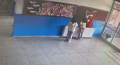 Öğrencilerin bayrak hassasiyeti kamerada
