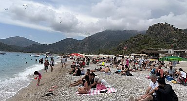Ölüdeniz'de bayram yoğunluğu
