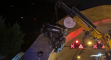 Otomobil tünel girişindeki duvara çarptı; 1 ölü