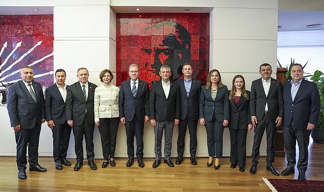 Özgür Özel, büyükşehir belediye başkanları ile bir araya geldi