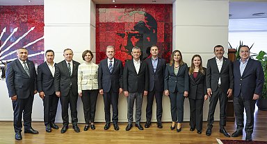Özgür Özel, büyükşehir belediye başkanları ile bir araya geldi