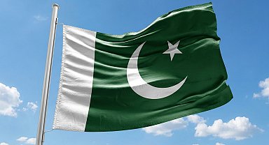 Pakistan'da polis aracına bombalı saldırı: 7 ölü, 18 yaralı
