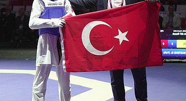 Para tekvandocu Mahmut Bozteke ve Gamze Özcan Avrupa Şampiyonası'nda altın madalya kazandı