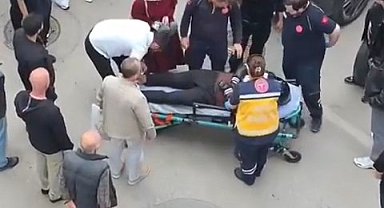 Pendik'te otomobile çarpan motosikletli yaralandı