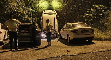 Polisten kaçarken aracı istinat duvarından düştü