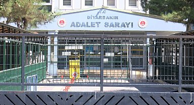 Profesöre 'bıçak parası' davası