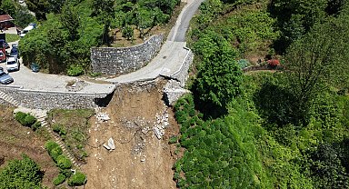 Rize'de sağanak sonrası çöken yol dronla görüntülendi
