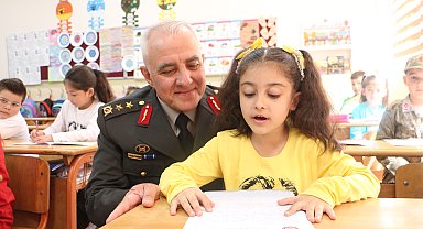Samsun'da Mehmetçikten öğrencilere mektup