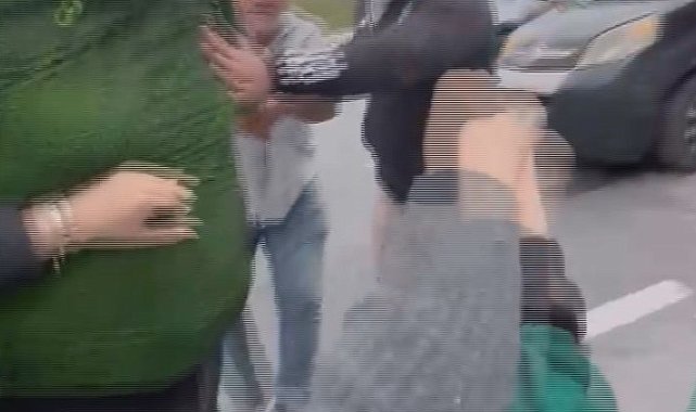 Sancaktepe'de trafikte tartıştığı kadın sürücüye saldıran şüpheli kamerada