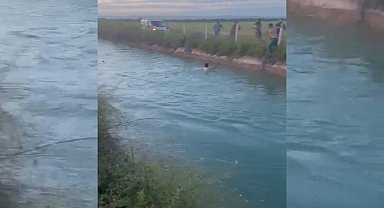Şanlıurfa'da otomobil sulama kanalına devrildi; 3 yaralı