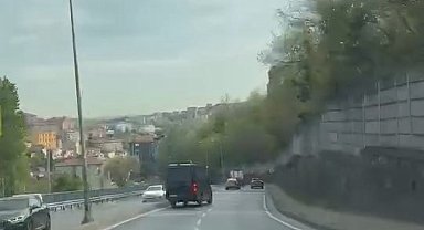 Sarıyer'de seyir halindeki motosikletliye minibüs çarptı; kaza kamerada