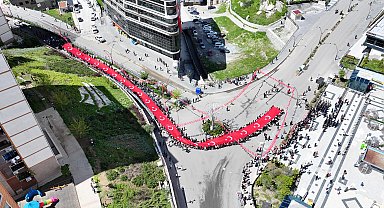 Şırnak'ta 107 metrelik bayrakla 19 Mayıs yürüyüşü