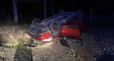 Sürücüsünün virajı alamadığı otomobil takla attı: 3 yaralı