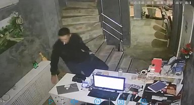 Taksim'de masadaki dizüstü bilgisayarı çalan şüpheli yakalandı