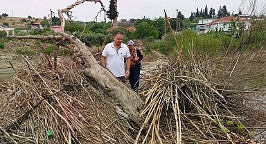 Tarihi Taşköprü'nün üzeri yine atıklarla kaplandı