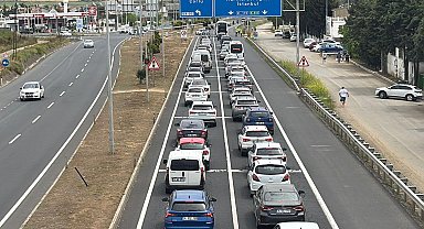 Tatilin son gününde Tekirdağ-İstanbul kara yolunda araç yoğunluğu