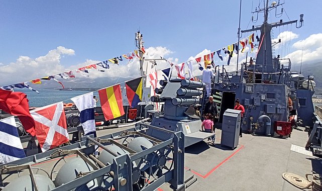TCG Karpaz savaş gemisi ziyarete açıldı