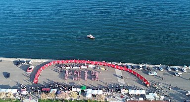 Tekirdağ'da 100 metre uzunluğundaki Türk bayrağıyla 'Gençlik Yürüyüşü'