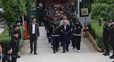 Tepebaşı Belediyesi'ne yolsuzluk operasyonu şüphelileri adliyede