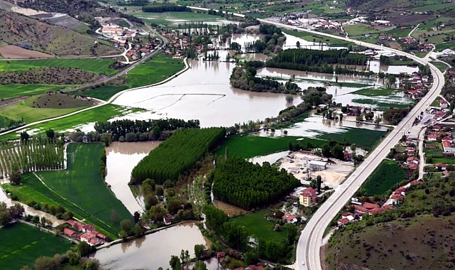 Tokat'ta su altında kalan tarım arazileri dronla görüntülendi