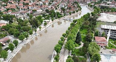 Tokat'ta taşkın riskine karşı dev kayalarla 9 kilometrelik set çekildi