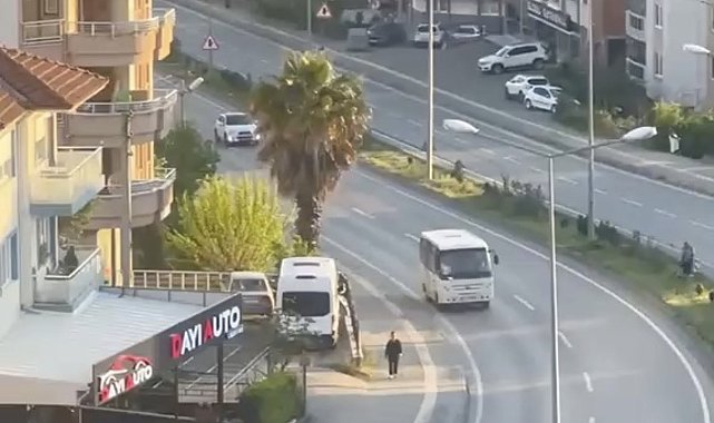 Trafikte geri geri giden minibüsün sürücüsüne 20 bin TL ceza